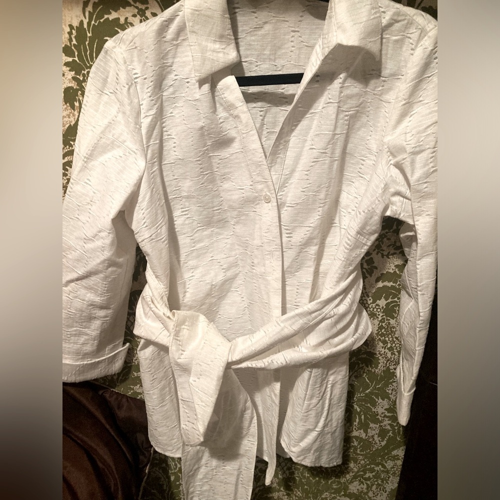 (US10) Nygard Collection Button-Up Top